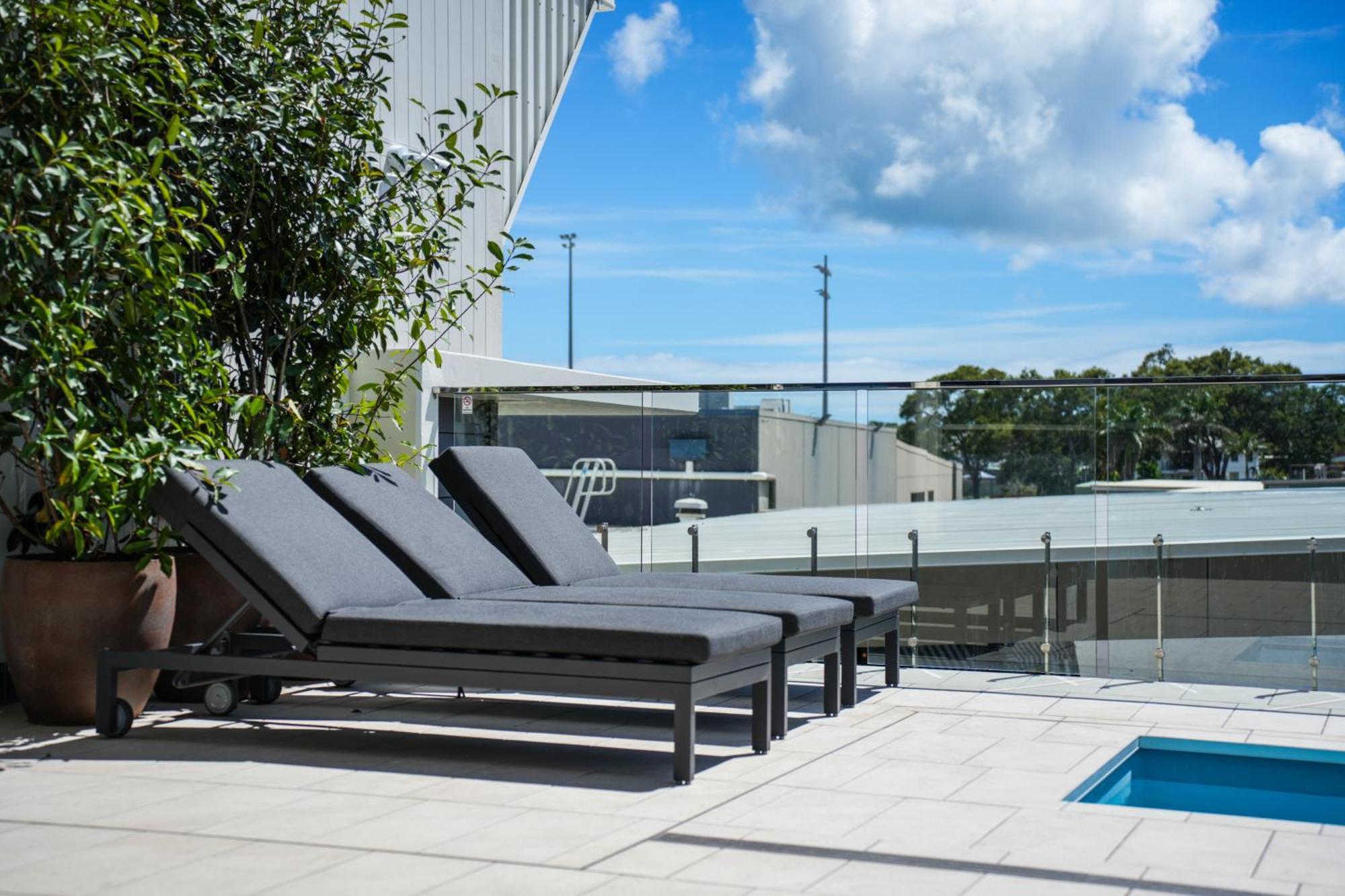 Mantra Gladstone Aparthotel Buitenkant foto